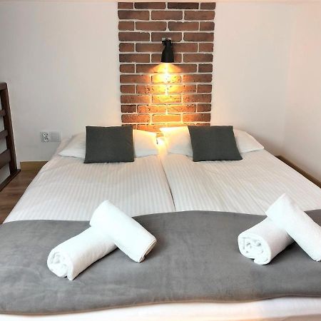 R&R Apart Cracow Krakow Bagian luar foto
