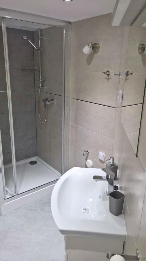 R&R Apart Cracow Krakow Bagian luar foto