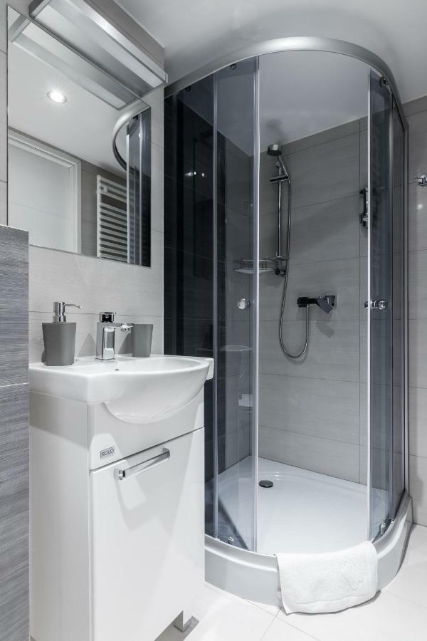 R&R Apart Cracow Krakow Bagian luar foto
